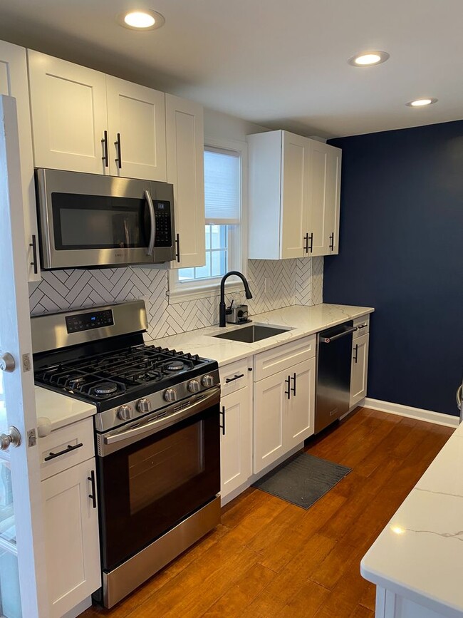 Photo - Gorgeous 3-Bedroom Townhouse in Ardmore! Available mid-September!