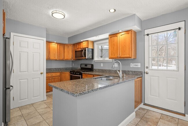 Photo - 1104 Pleasant St