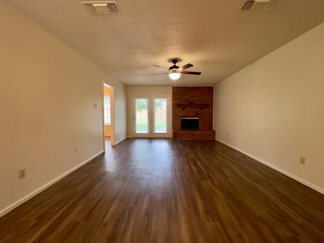 Photo - Fully Updated 3/2/2 in West Lubbock