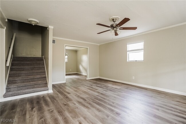 Photo - 5009 2nd St W
