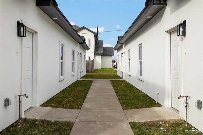 Photo - 1321 Joscelyn Dr Unit 4