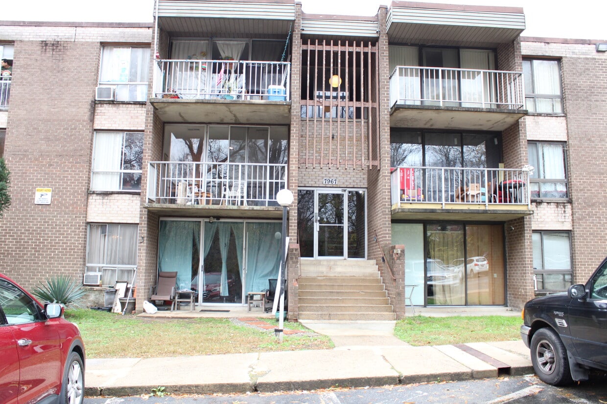 Photo - 7967 Riggs Rd (Hyattsville, MD)
