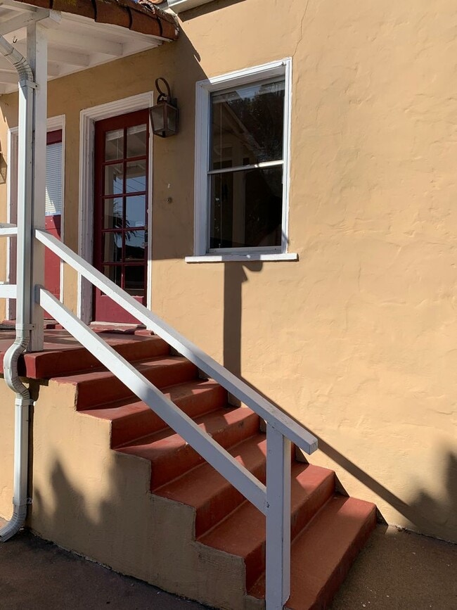 Photo - Jefferson (560) Unit #B