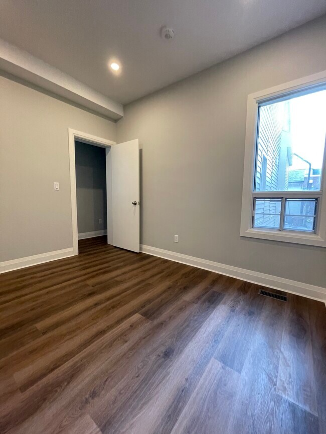 Photo - 798 Ossington Av Unité 1