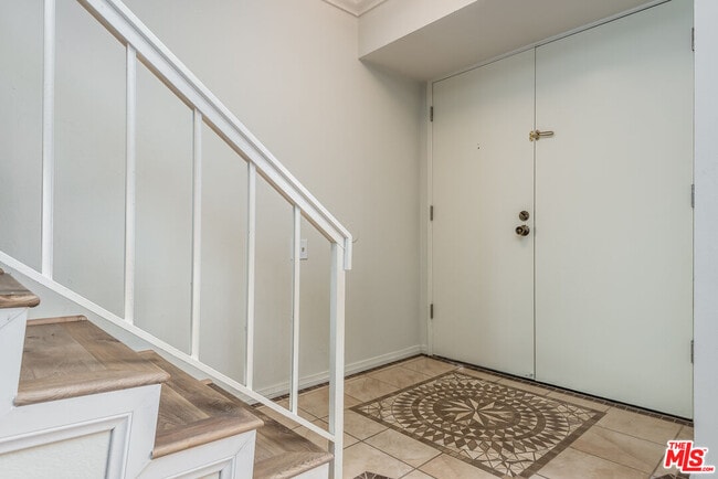 Photo - 5139 Balboa Blvd