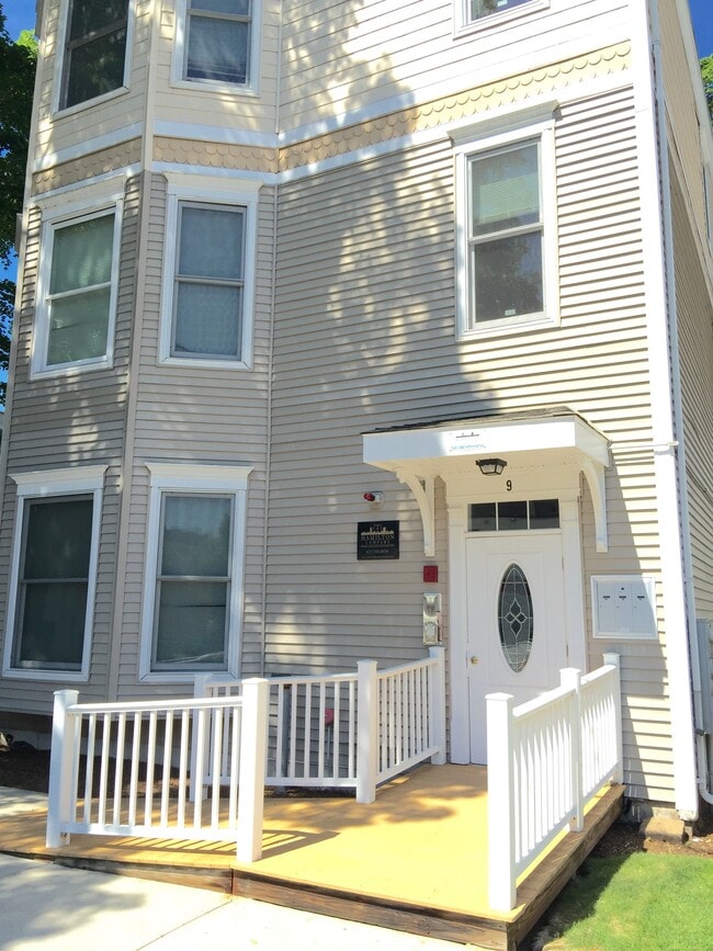 Gardner Terrace - Gardner Terrace Apartments