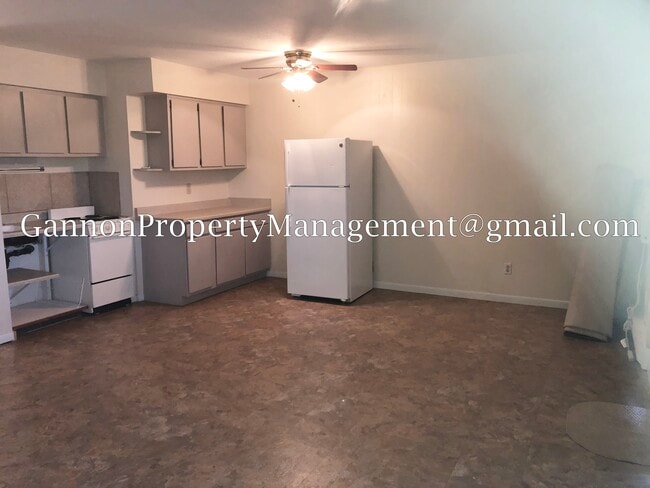Building Photo - 4480 N Viewpoint Dr Unit 3 Rental