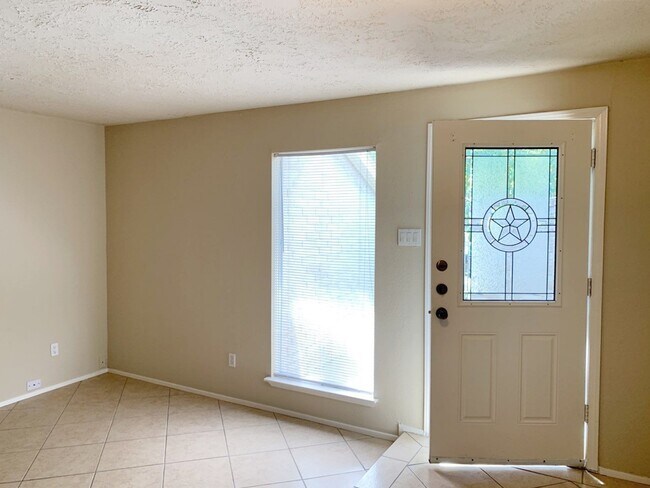 Photo - 17138 Cutter Way