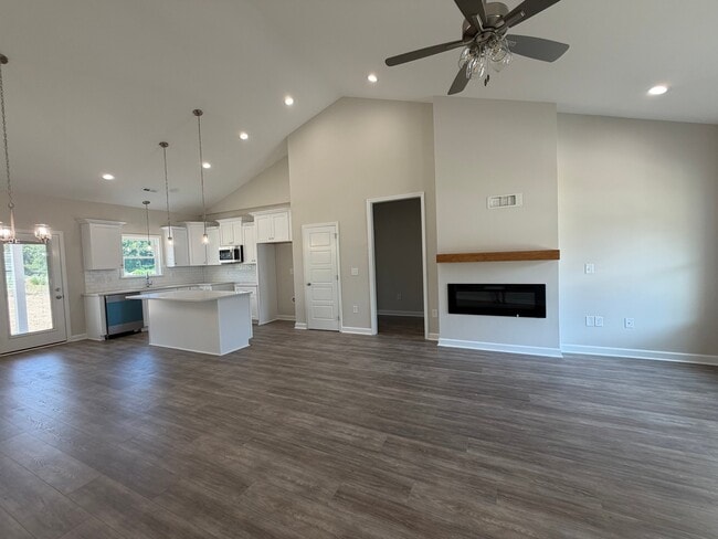 Photo - 407 Creeks Edge Dr