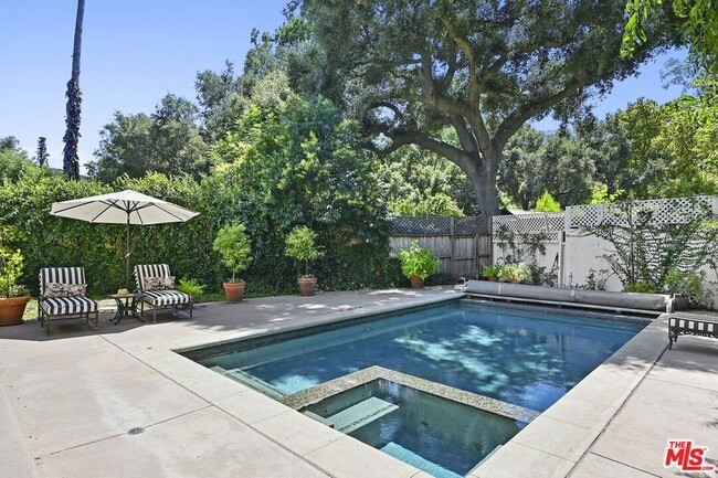 Photo - 1430 Bonnell Dr