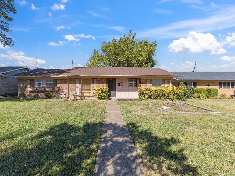 Photo - 3109 Point E Dr