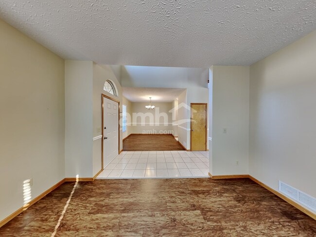 Photo - 8865 Kingsley Dr