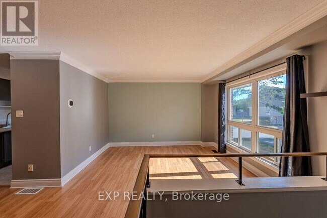 Photo - 37 Forester Crescent