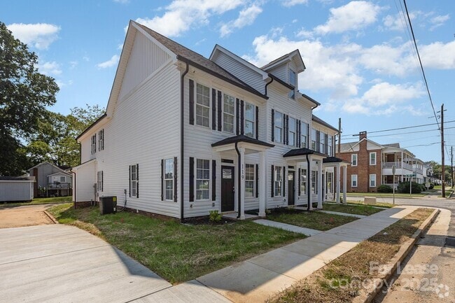 Building Photo - 119 W G St Rental