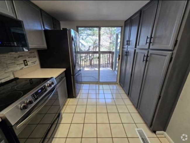 Building Photo - 1470 S Quebec Way Rental