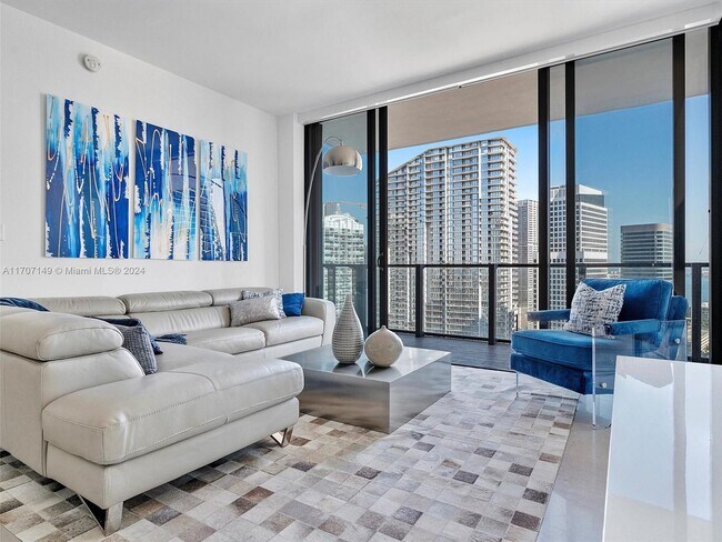 Photo - 88 SW 7th St