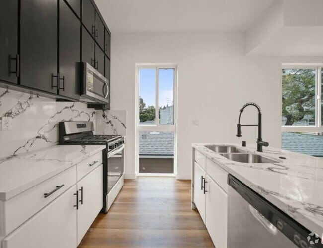 Building Photo - 8664 Cadillac Ave Rental