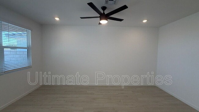 Photo - 17875 W Washington St