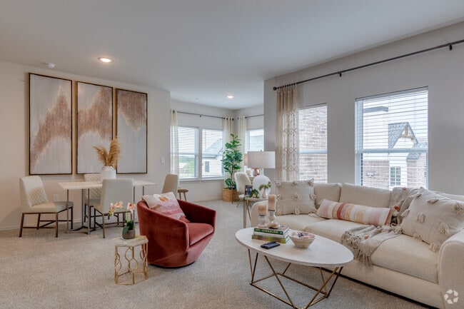 1BR, 1BA 879SF