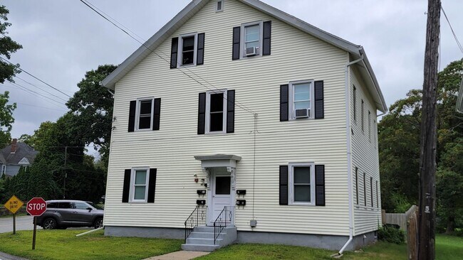 45 Updike Ave Unidad 3