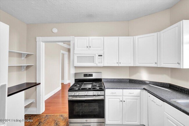 Photo - 1802 Deerwood Ave Unit B