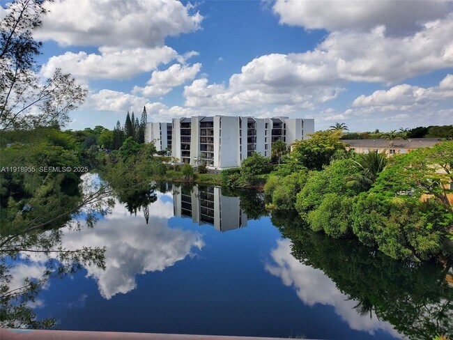 Building Photo - 14250 SW 62nd St Unit 505