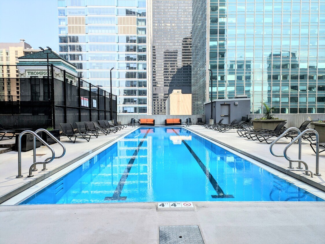Photo - 345 N La Salle Dr (Chicago, IL)