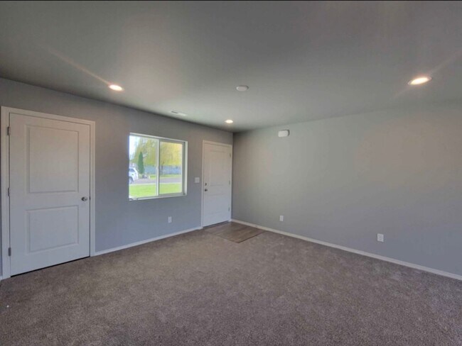 Photo - Nearly New 3 bed 2 bath 2 car garage