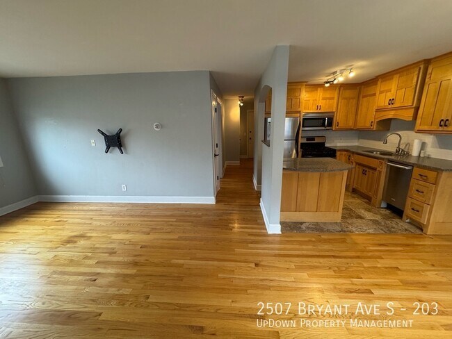Photo - 2507 Bryant Ave S