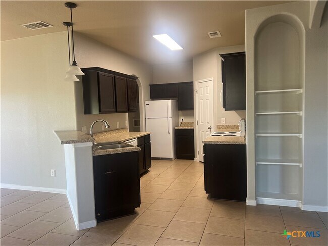 Photo - 1401 Loyal Ln