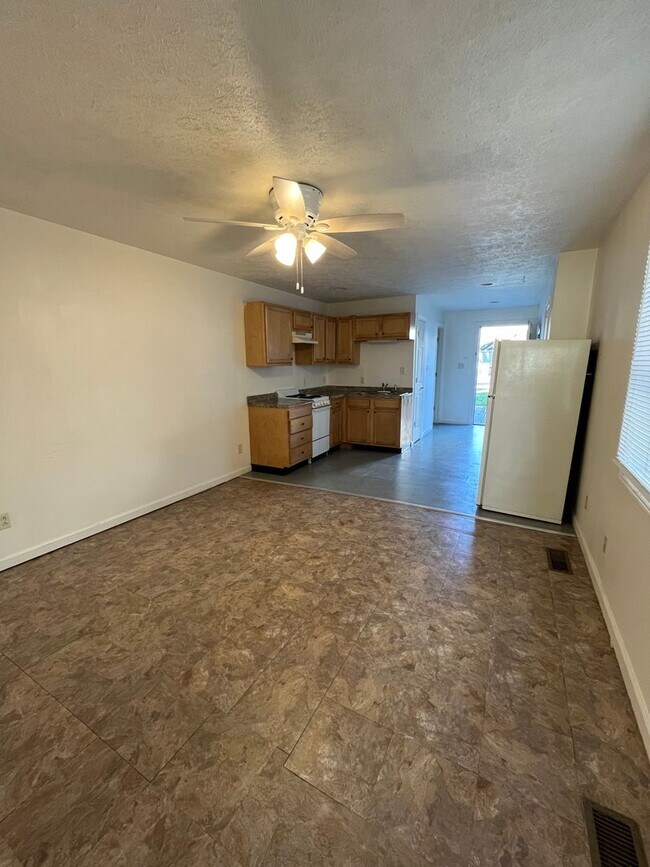 Photo - 604 W. Charles St. Unidad Apt. # 3