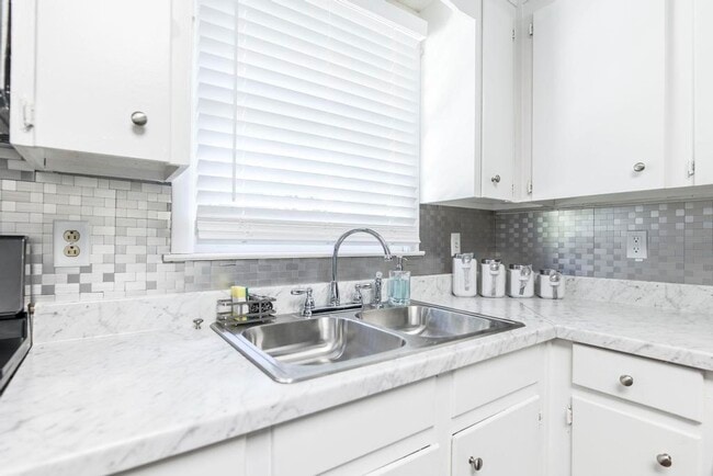 410 Thomson Rd
