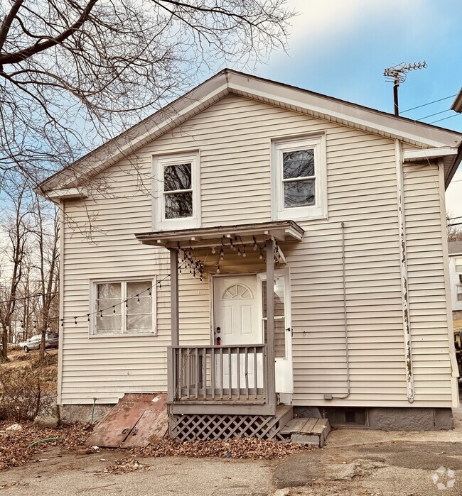 Building Photo - 246 Wolcott St Rental