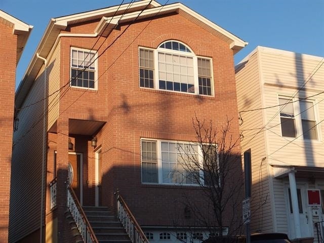 Building Photo - 262 North St Unit 2