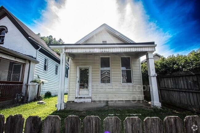 Building Photo - 914 Harriet St Rental