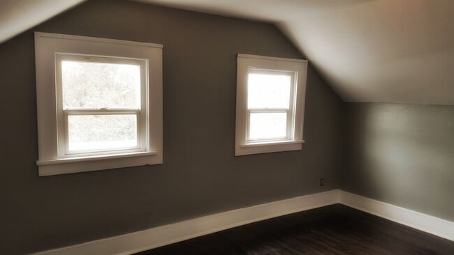 Photo - 517 W Broadway Ave