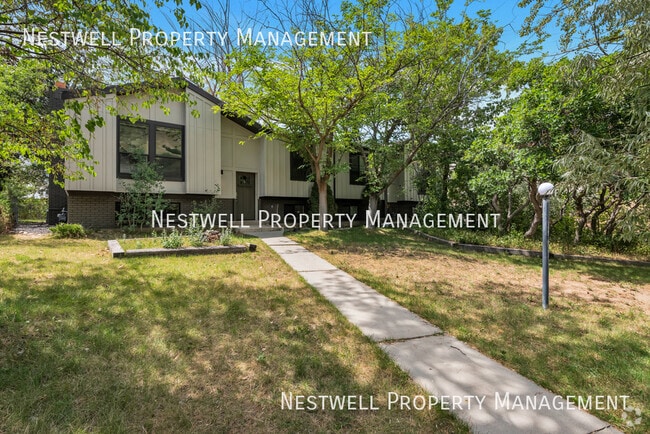 Building Photo - 8592 S Wasatch Blvd Rental