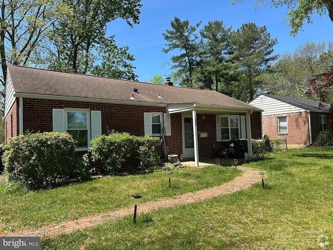 Building Photo - 714 S College Ave Rental