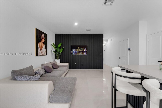 Photo - 617 SW 11th St