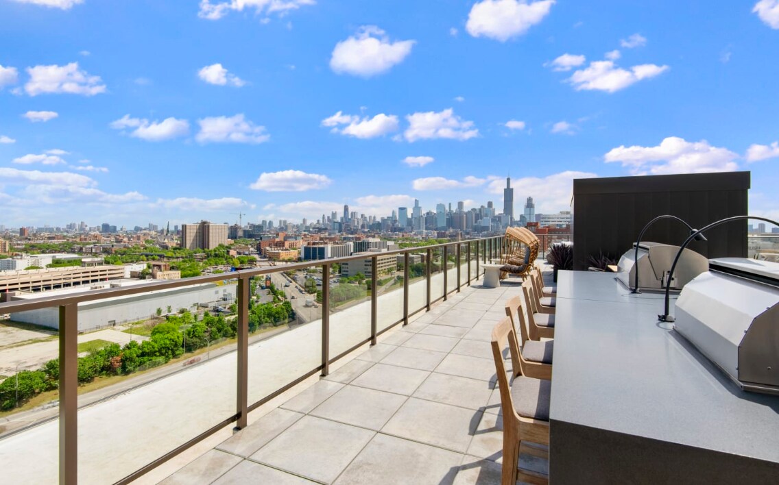 Photo - 2100 W Harrison St Unidad A1