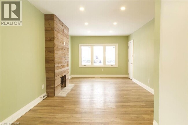 Photo - 1243 Langmuir Ave