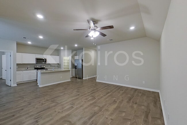 Photo - 401 Mango Dr