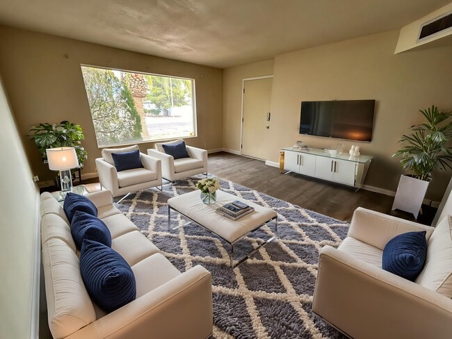 Photo - 6049 E Albany St