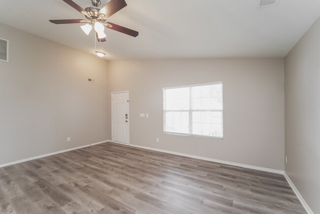 Photo - 5221 Valcourt Rd