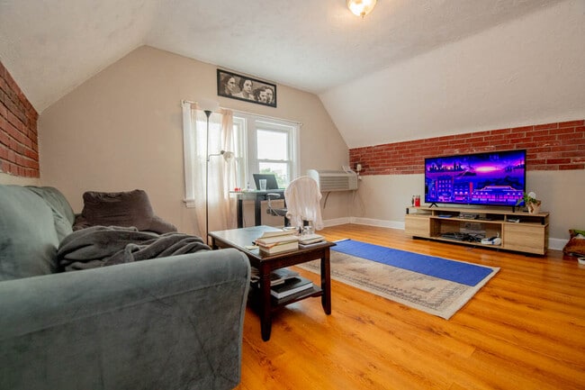 Photo - 1626 De Sales Ln Unidad B