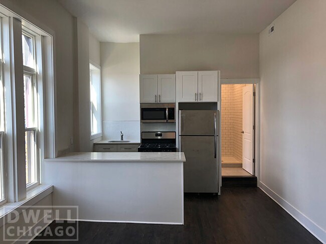 Photo - 2362 N Clybourn Ave Unidad 2R