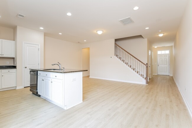 Photo - 34 Rivers Point Row