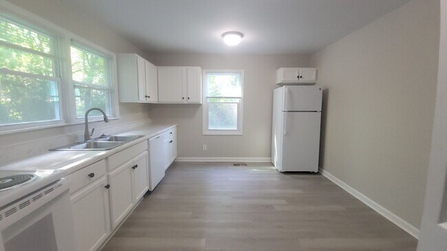 Photo - "2-Bedroom Retreat with Cozy Comfort in Huntsville!"