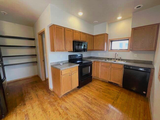 Photo - 1016 4th Ave Unit Upper