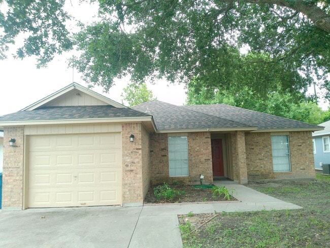 Building Photo - 2600 Alana Ln